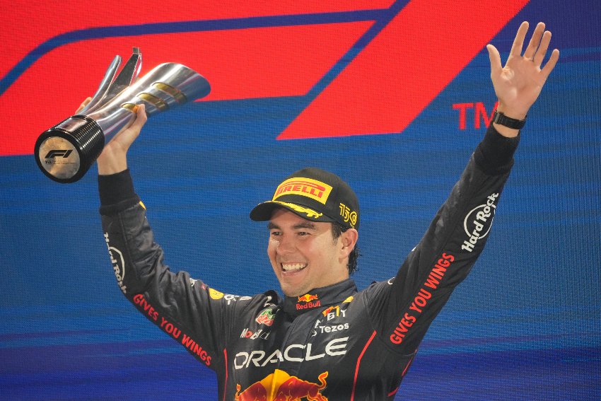 Checo Pérez tras ganar el GP de Singapur