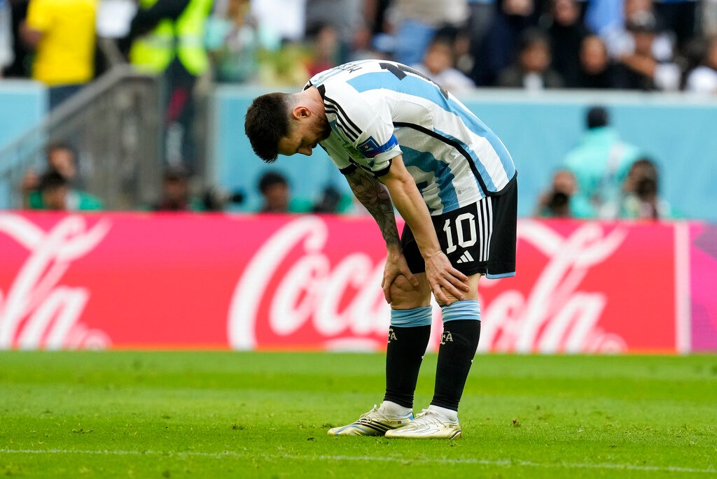 Lionel Messi caminó en la cancha