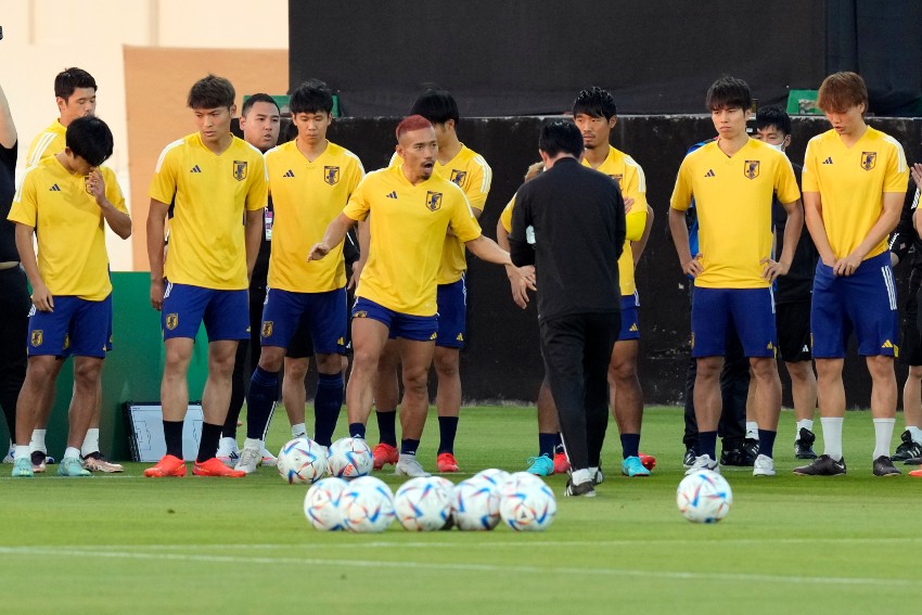 Japón en entrenamiento previo a su debut en Qatar 2022