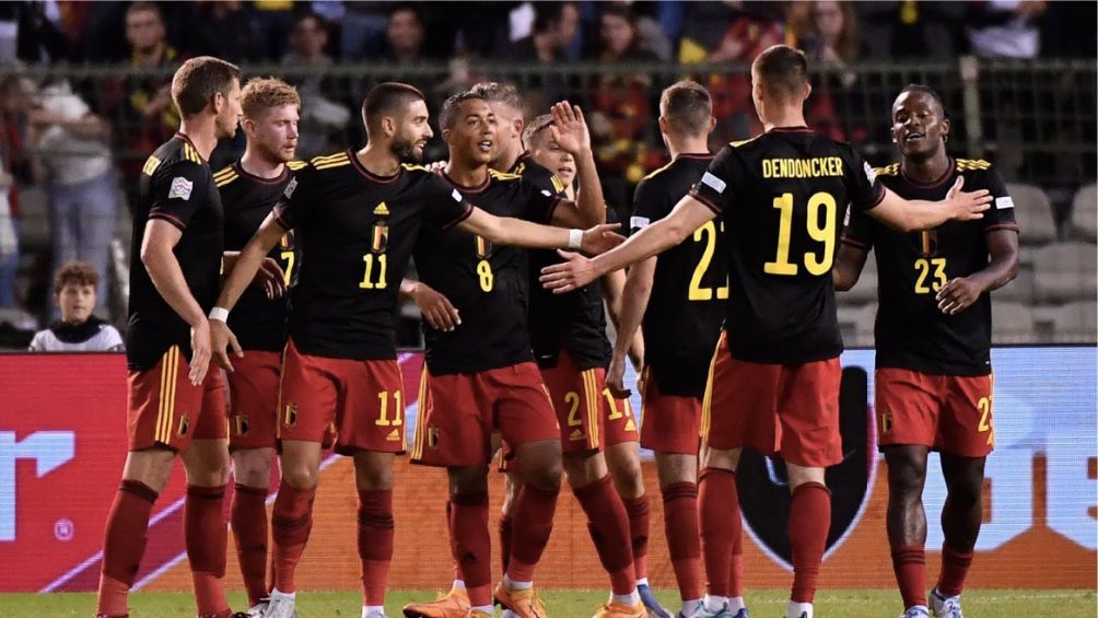 Selección Belga festeja gol