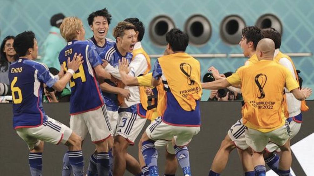 Los japoneses celebran el gol ante Alemania