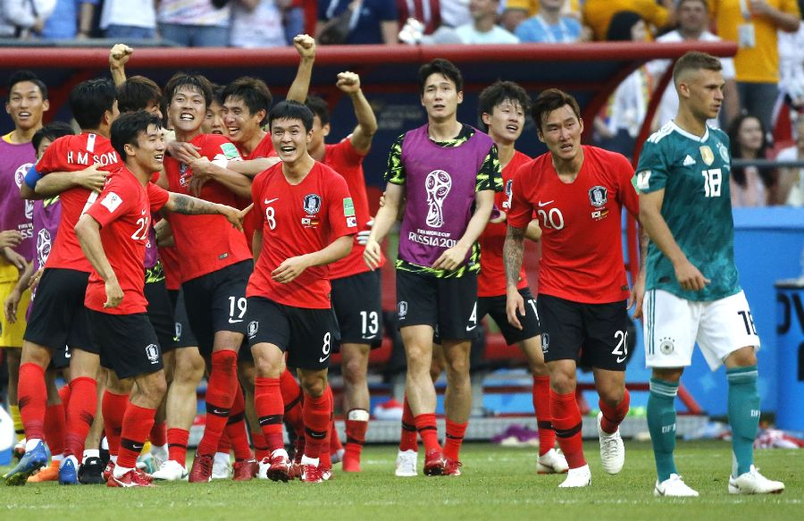 Jugadores de Corea al derrotar a Alemania en Rusia 2018