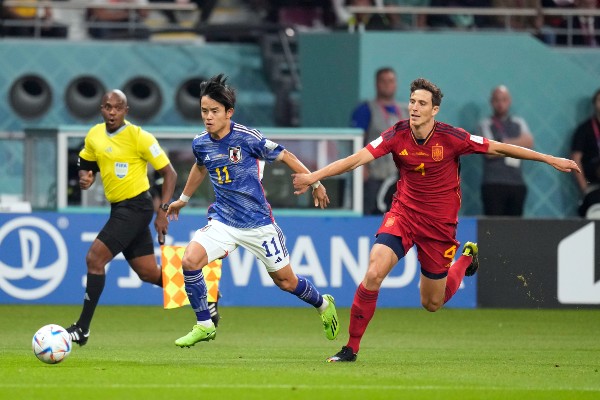 Pau Torres con España vs Japón en Qatar 2022