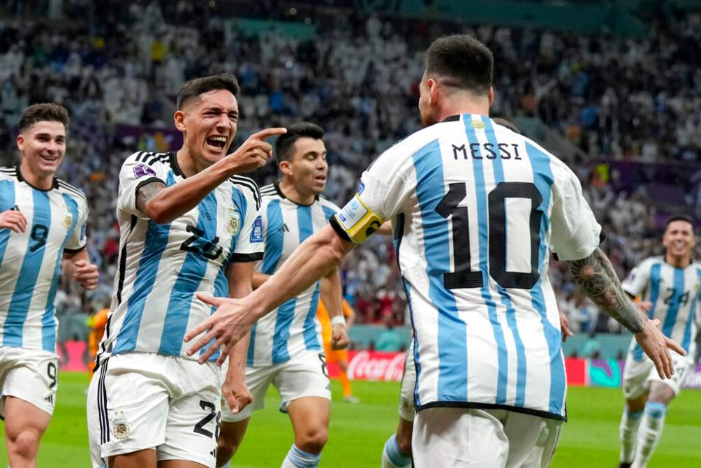 Messi celebra gol con Argentina