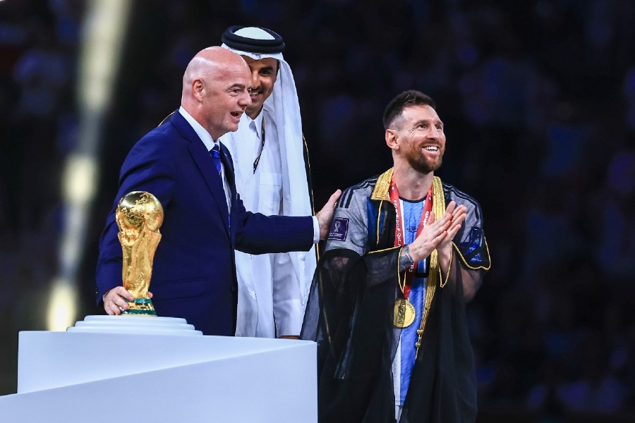 Messi junto a Infantino en Qatar