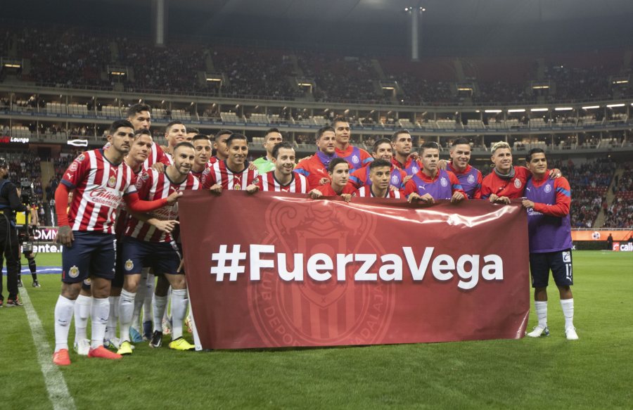 Jugadores de Chivas mandan mensaje de apoyo a Alexis Vega
