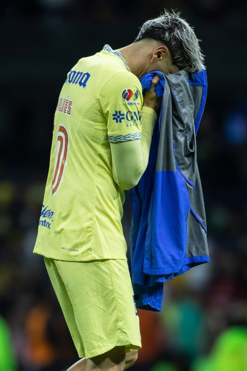 Valdés llorando tras la eliminación del América