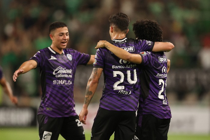 Jugadores del Mazatlán tras ganar 