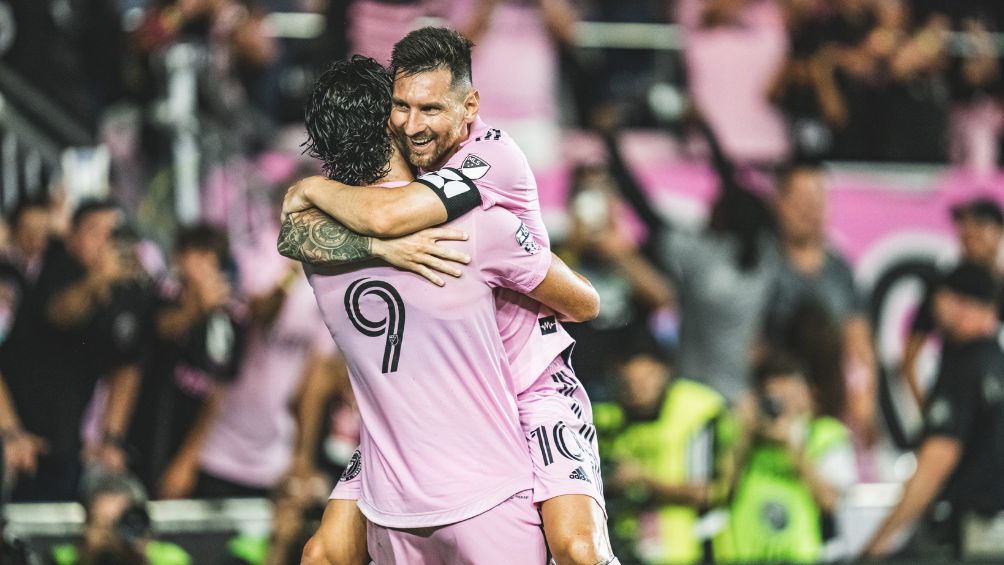 Messi celebra con Campana