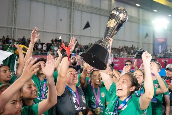 México celebrando el título 