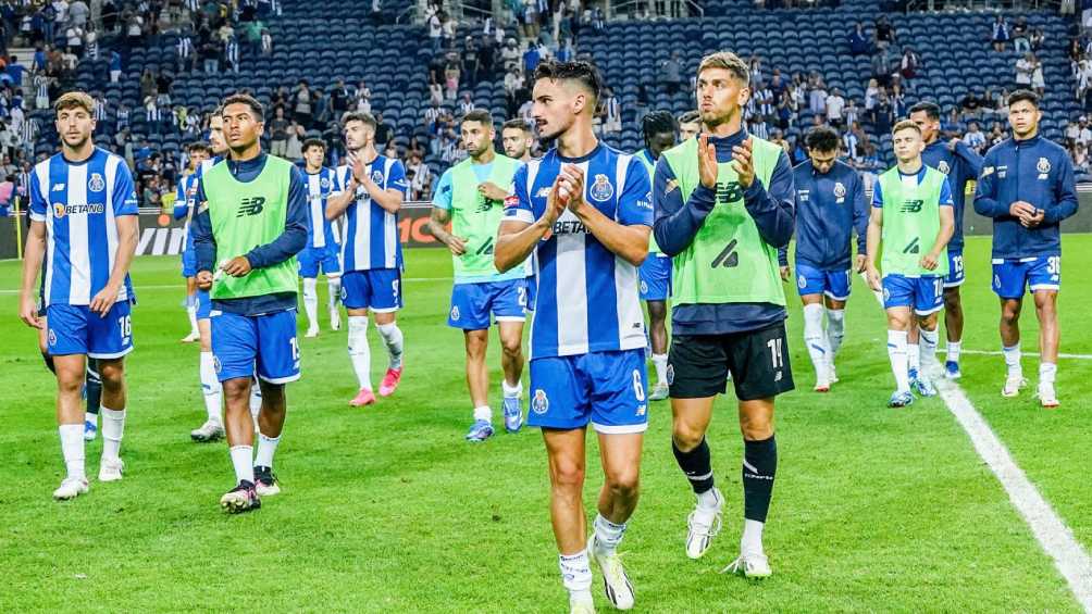 Jugadores del Porto agradecen el apoyo de su afición