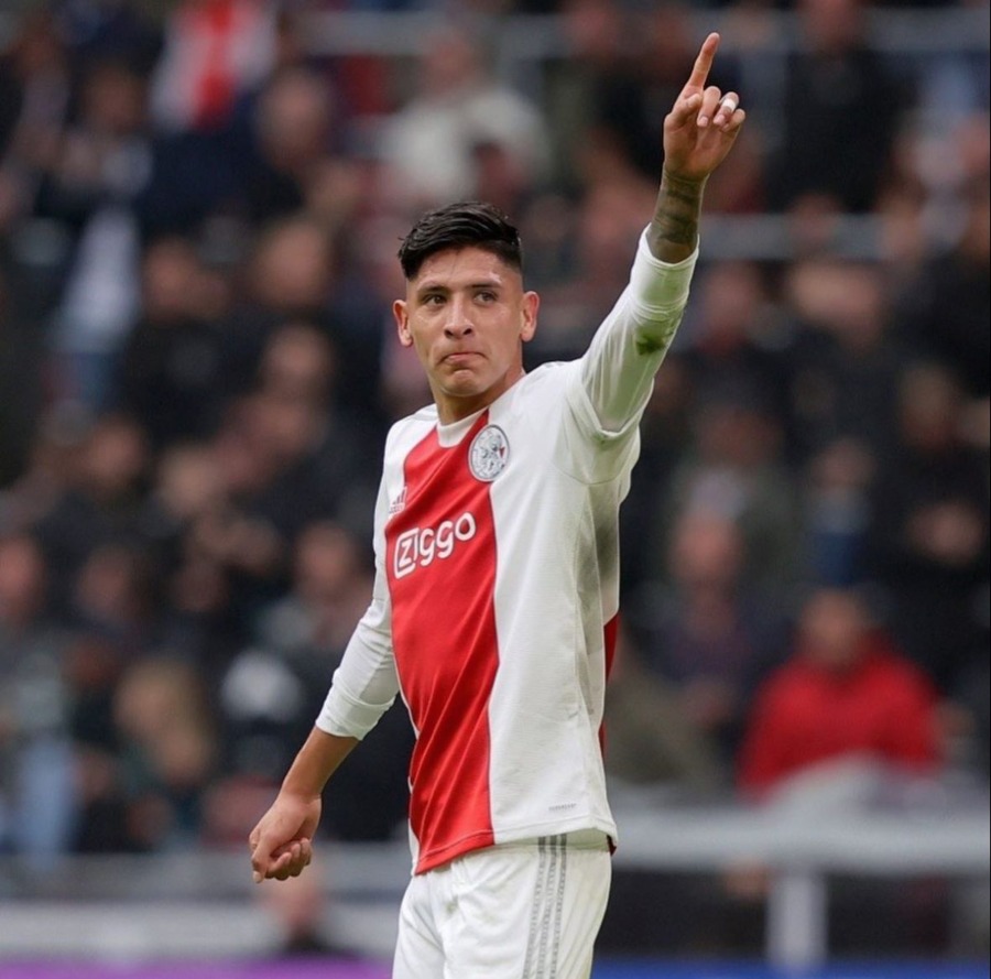 Edson Álvarez en su paso por el Ajax