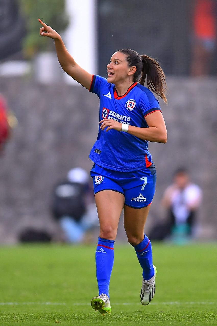 Norma Palafox en celebración de gol con Cruz Azul Femenil