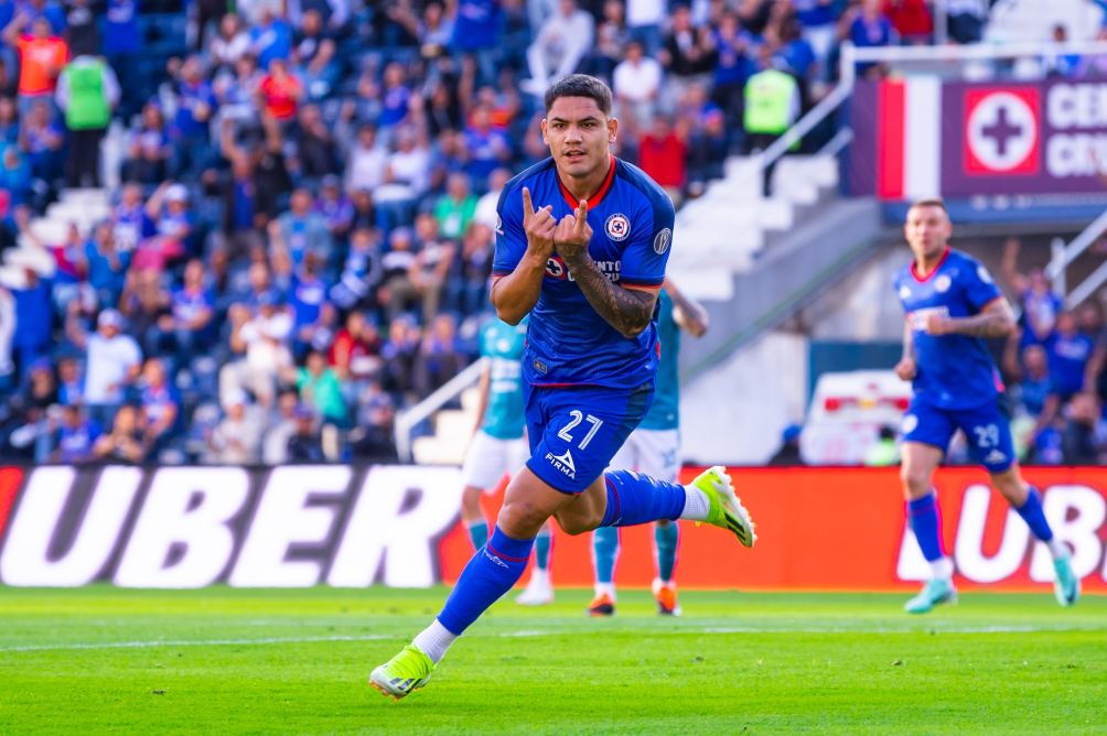 'Toro' Fernández celebra su gol contra Mazatlán