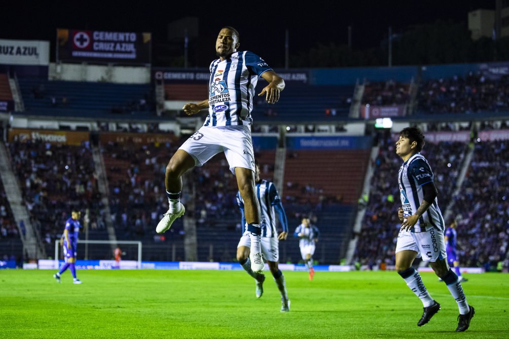 Rondón en su celebración tras el gol contra Cruz Azul