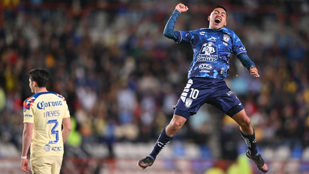Ercik Sánchez celebrando su priimer gol