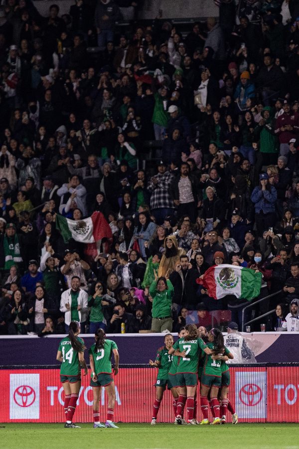 México venció 2-0 a Estados Unidos