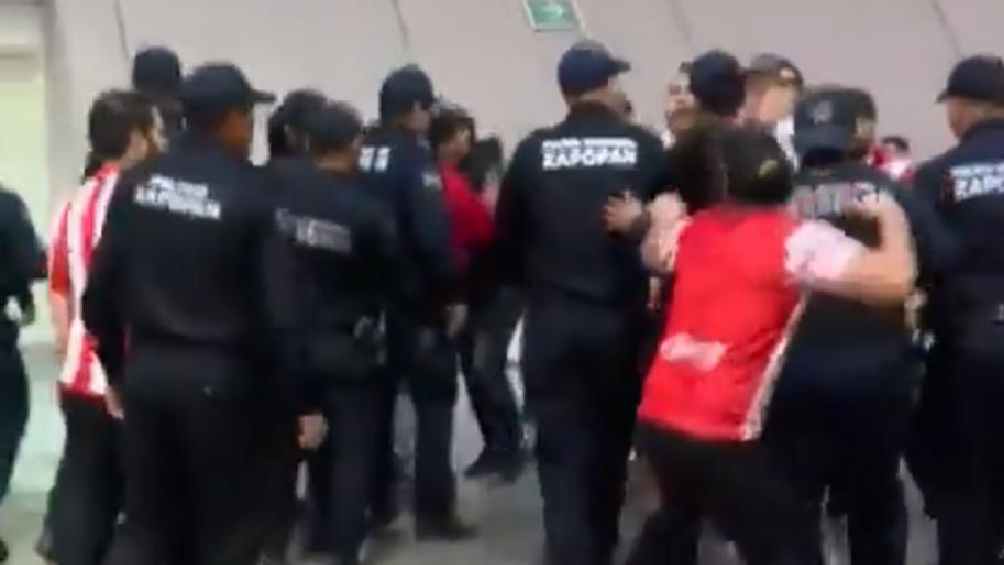 El seguidor rojiblanco se enfrascó en una pelea con la policía