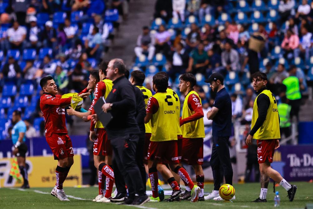 Celebración de los futbolistas de Atlas ante Puebla