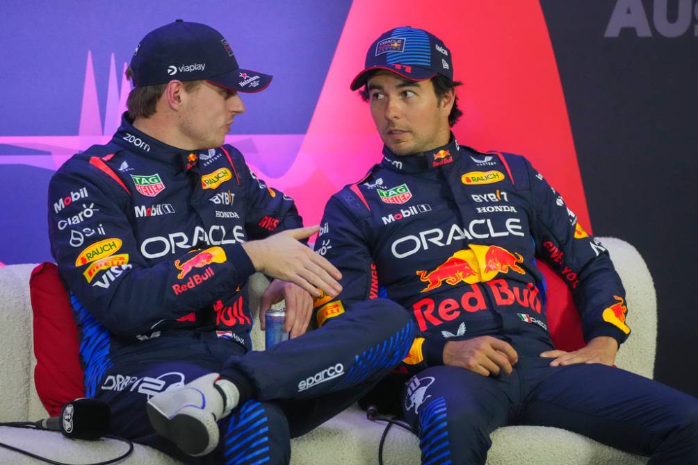 Verstappen y Checo en la conferencia de prensa post qualy