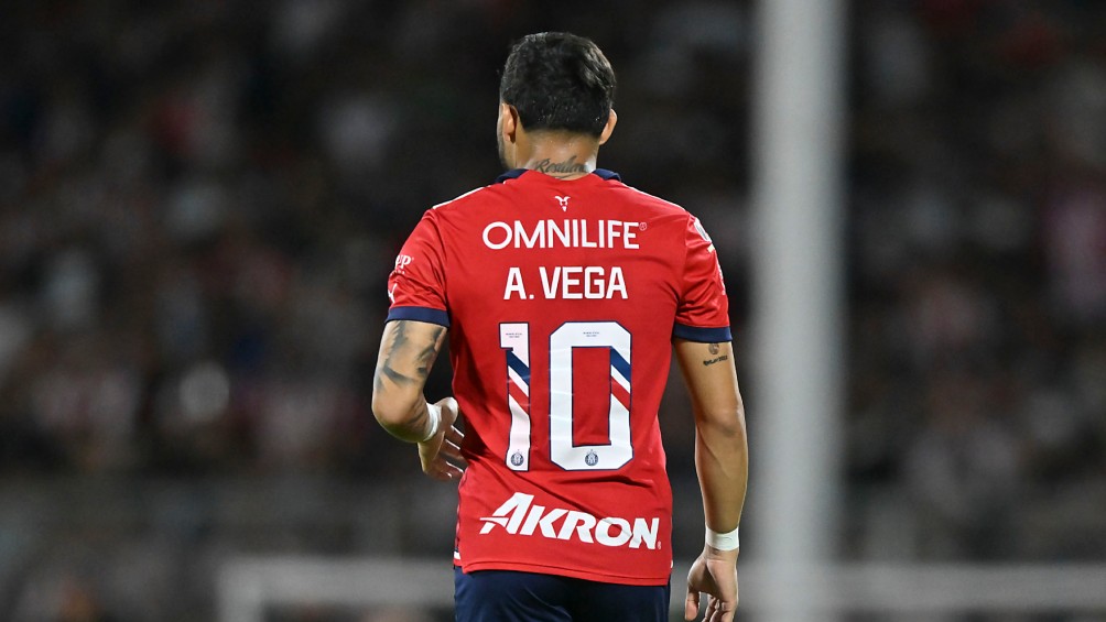 Vega en su último partido con Chivas