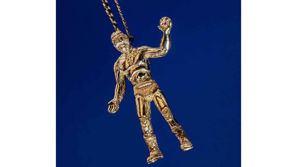 Esta fue la cadena con dije de oro que le fue entregado a El Enterrador. 