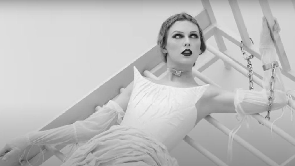 Taylor en su más reciente video, con fotografía de Rodrigo Prieto