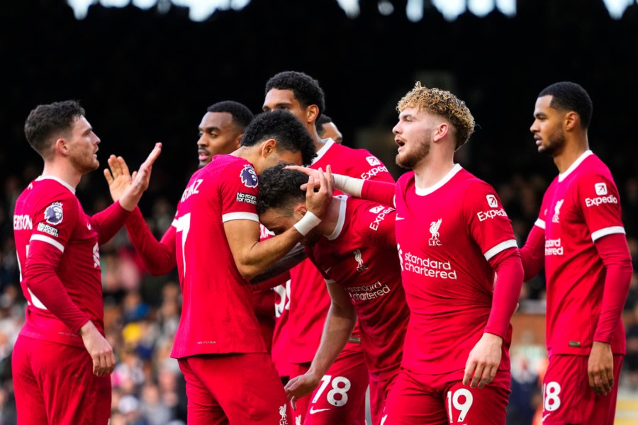 Liverpool sigue en la lucha por la Premier League