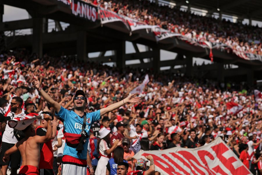 Afición de River Plate en el Estadio Mario Alberto Kempes