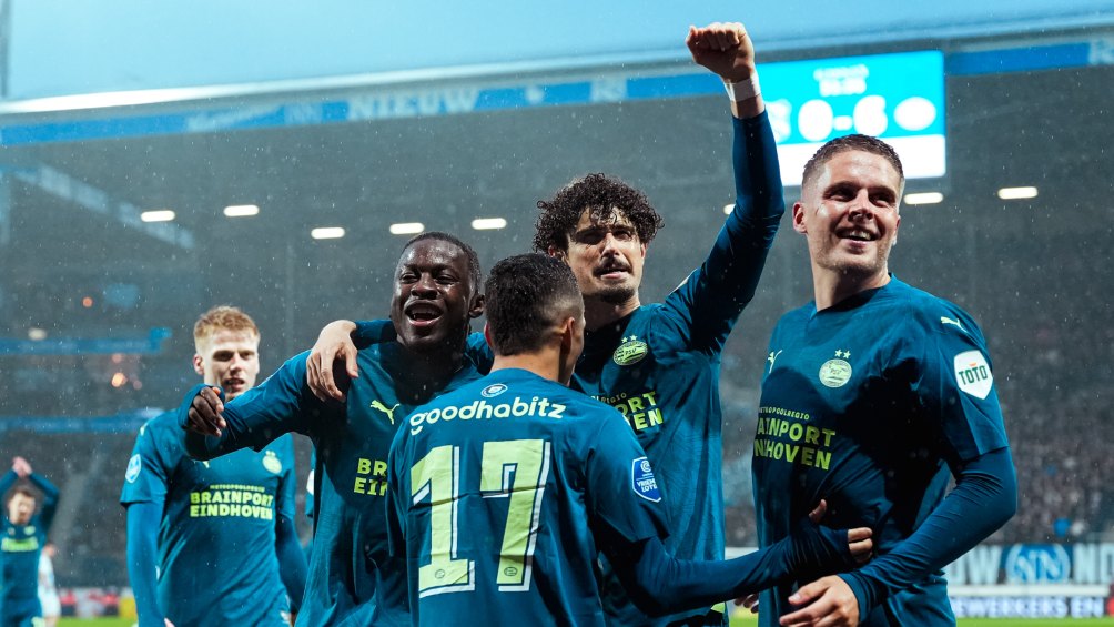 PSV celebrando la goleada