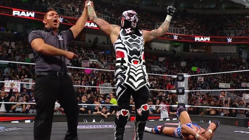 Penta Zero Miedo Debuta En Wwe Y Sale Con La Mano En Alto