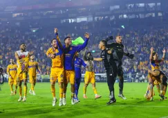 Jugadores de Tigres celebran tras el pase a la Final Jugadores de Tigres celebran tras el pase a la Final