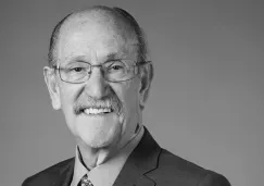 Su carrera en el mundo artístico comenzó tarde pero logró muchos papeles en teatro y televisión. Su carrera en el mundo artístico comenzó tarde pero logró muchos papeles en teatro y televisión.