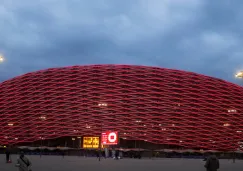 CAF regaló boletos para poder llenar el estadio para el Egipto vs Zimbabue en la Copa Africana CAF regaló boletos para poder llenar el estadio para el Egipto vs Zimbabue en la Copa Africana