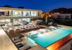 Cristiano Ronaldo y su nueva multimillonaria mansión Cristiano Ronaldo y su nueva multimillonaria mansión