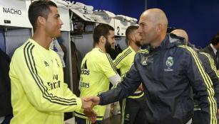 Zidane saluda a Cristiano Ronaldo