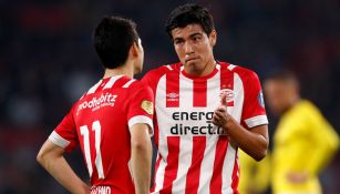 Erick Gutiérrez diloga con Lozano en el encuentro del PSV