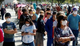 Ciudadanos de Chile hacen fila para vacunarse contra influenza