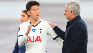Mourinho felicita a Heung-Min Son en un duelo de Premier League 