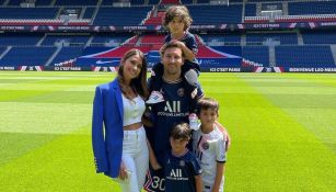 Messi y su familia en el Parque de los Príncipes