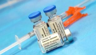 Una dosis de vacuna en muestra