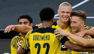 Dortmund festejando un gol 