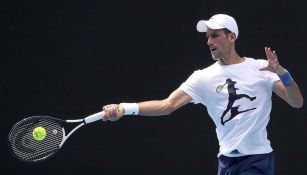 Djokovic entrenando en Australia tras fallo del juez