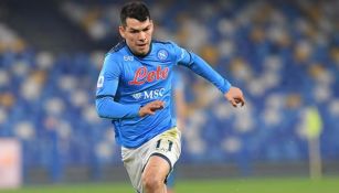 Hirving 'Chucky' Lozano jugando partido de la Serie A con Napoli