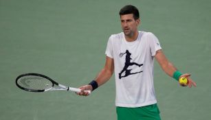 Novak en práctica previa al torneo de Dubai