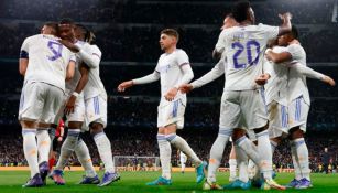 Jugadores del Real Madrid festejando gol ante el París Saint-Germain