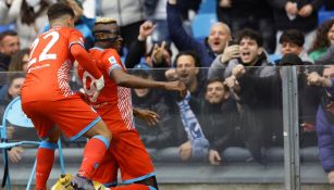 Víctor Oshimen celebrando su doblete vs Udinese
