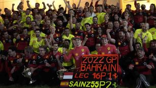 Ferrari festejando el resultado de Leclerc y Sainz 