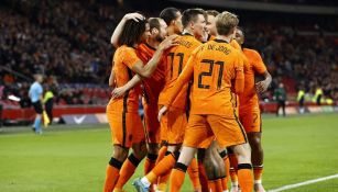 Países Bajos derrotó a Dinamarca en regreso de Christian Eriksen con su selección