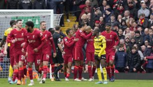 Jugadores del Liverpool celebrando un gol vs Watford